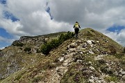 70 In salita a Cima di Piazzo dal sentierino ci cresta